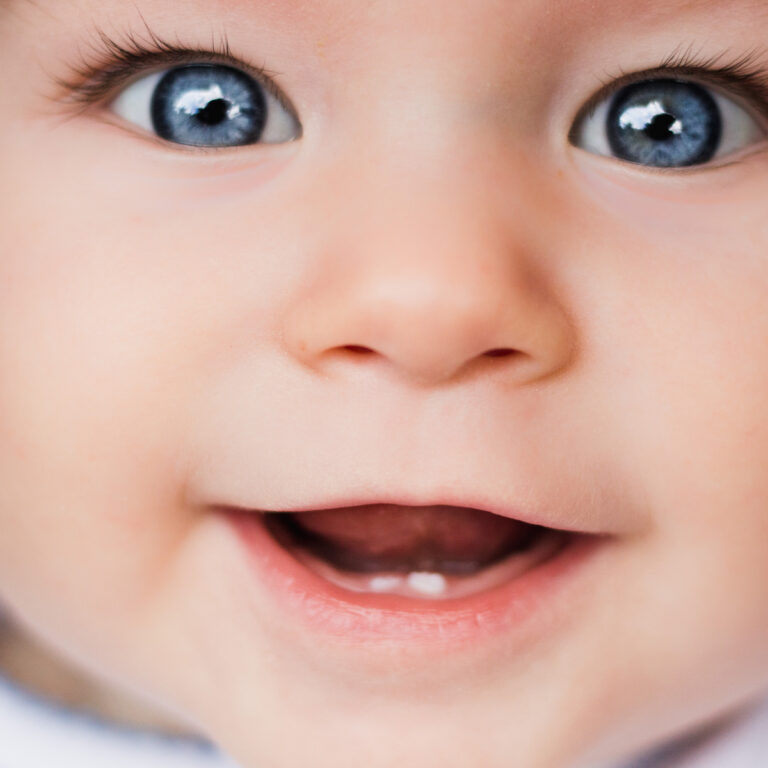 Blue Eyed Baby Two Bottom Teeth Smaller Size Reno Kids Dentist