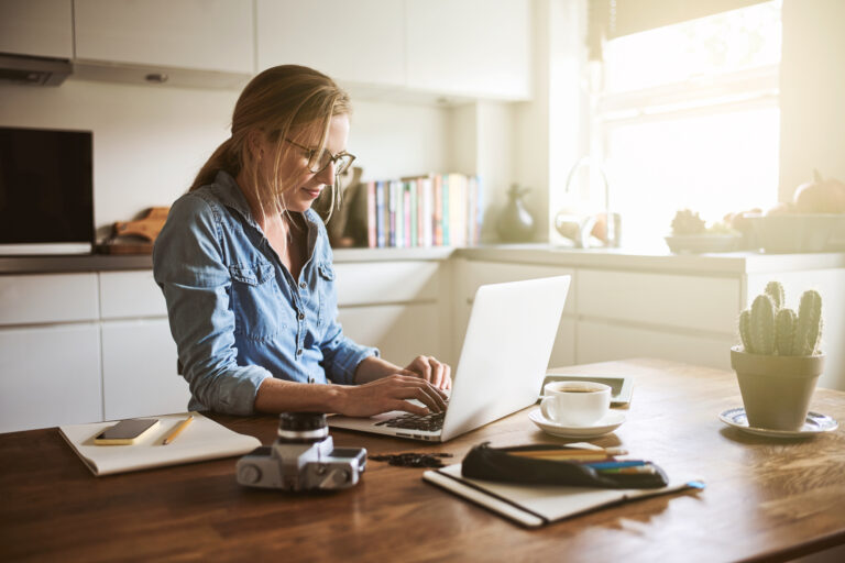 Work From Home WFH Konsep Melakukan Pekerjaan Di Rumah